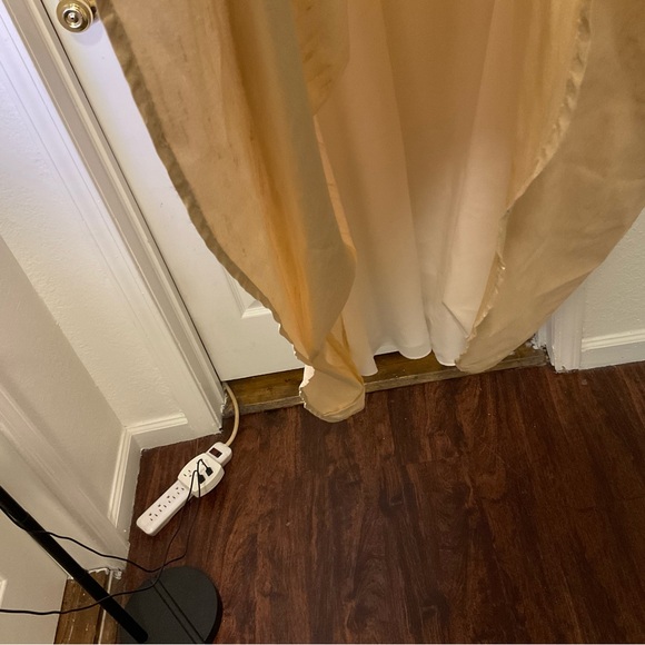 Elegant Cream Sleeveless Dress - Picture 4 of 12